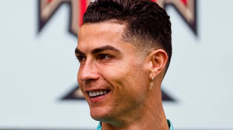 Команда Первой лиги пригласила Роналду. Пообещали 7-й номер, но предупредили о конкуренции