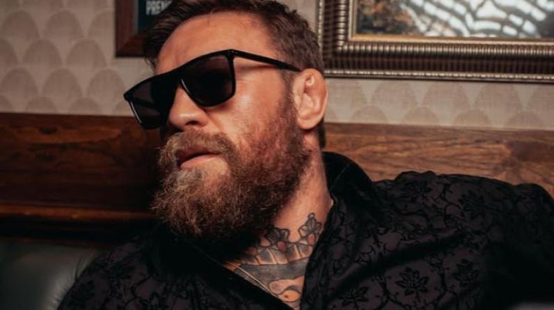 Конор попросил спарринг с Хасбиком. Блогер готов рассмотреть предложение