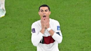 Улыбка, борьба и слезы. Последний матч Роналду на чемпионатах мира в 10 фотографиях