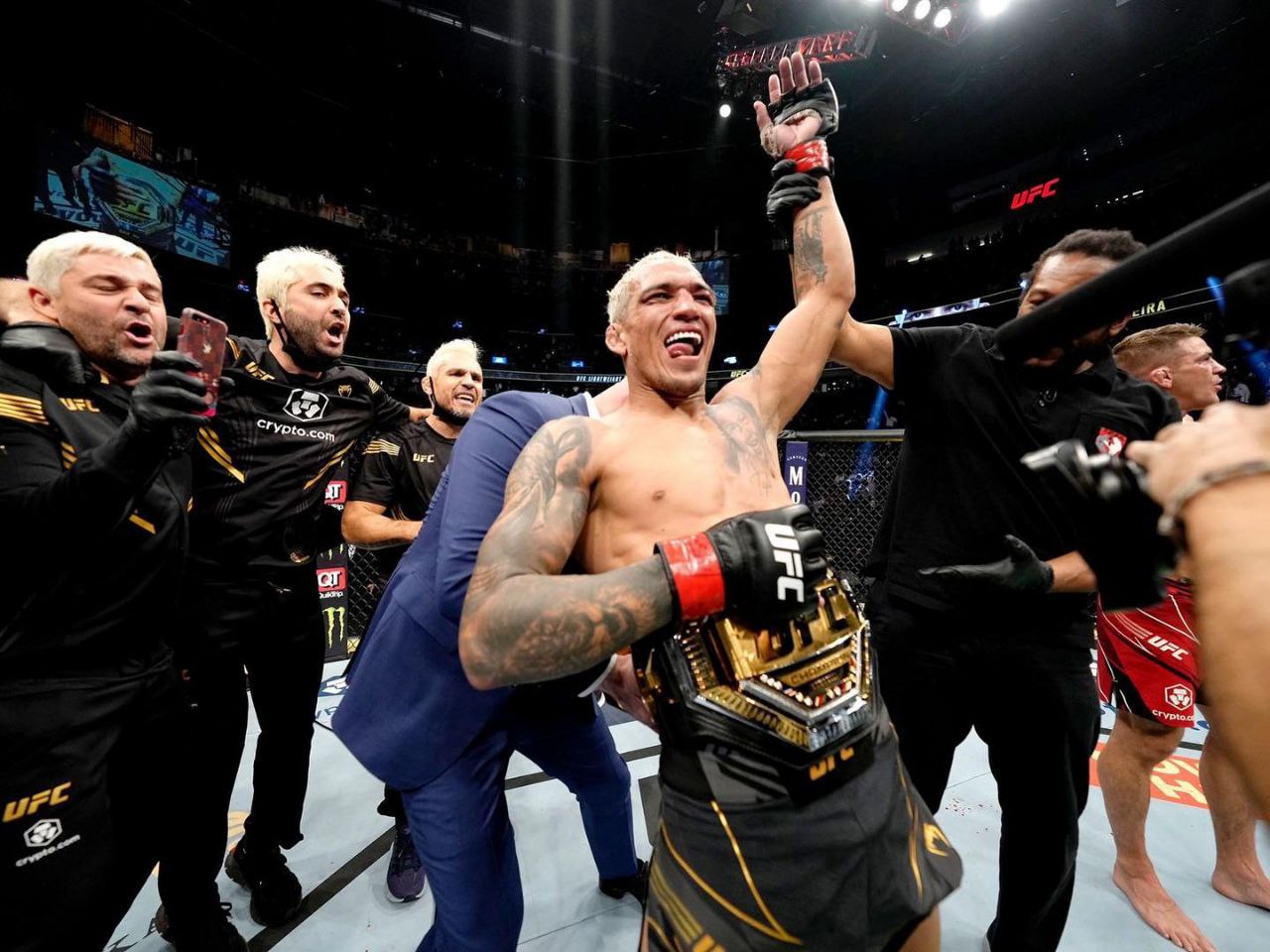 Чарльз Оливейра