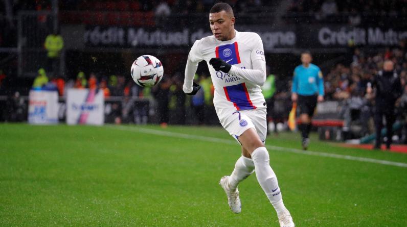 Мбаппе повторил неприличный жест аргентинского голкипера Мартинеса с ЧМ-2022