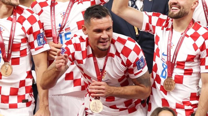 Медведев рассказал, продлит ли «Зенит» контракт Ловрена после бронзы ЧМ-2022