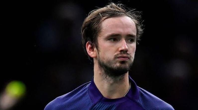 Медведев уступил де Минору на «Мастерсе» и разбил ракетку. Даниил признался, что очень расстроен