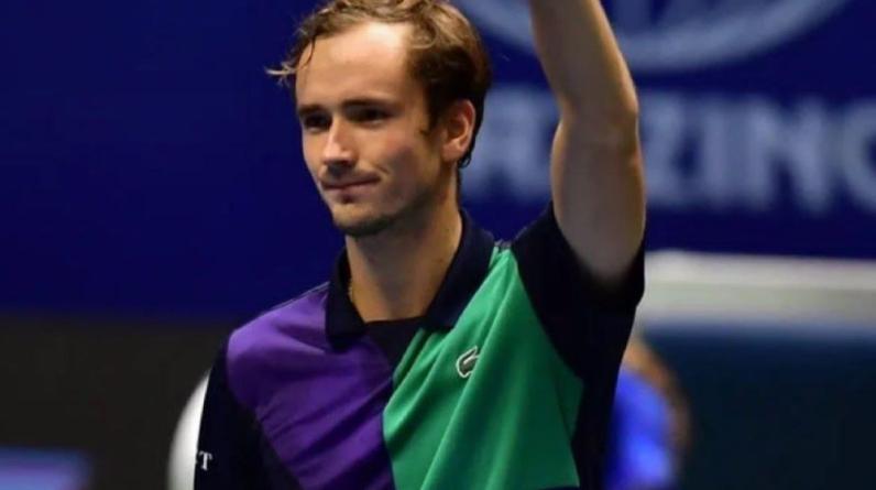 Медведев вышел в четвертьфинал турнира в Астане и рассказал, чем сейчас отличается от себя в 20 лет