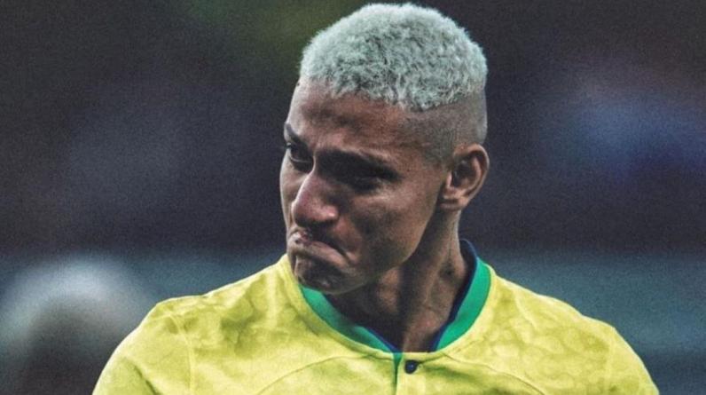 Неймар отправил Ришарлисону € 30 тысяч, чтобы тот свел татуировку с его изображением со спины