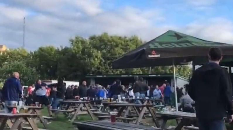 Немецкие фанаты в балаклавах напали на англичан в пабе Green Man возле стадиона «Уэмбли»