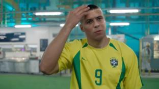 Nike снял шикарную рекламу к ЧМ-2022: омолодили Роналдиньо, Роналдо и Криша и натравили на Мбаппе