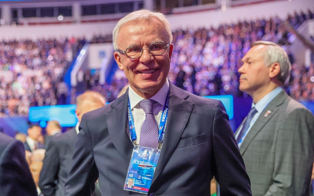 «Они издеваются над нами». Фетисов — о решении IIHF продлить отстранение России