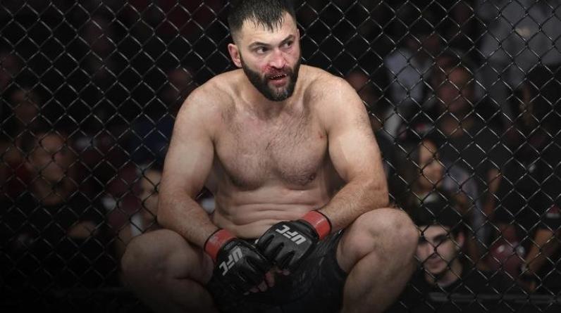 Орловский в Лондоне защитил женщину от беженцев. Полиция бездействовала