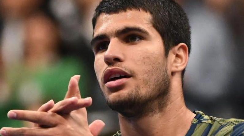 Первая ракетка мира Алькарас снялся с «Мастерса» в Париже из-за травмы живота