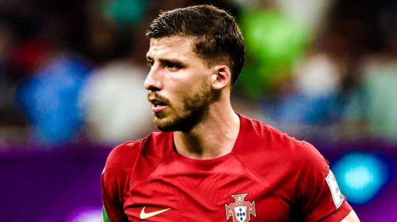 Португальским футболистам запретили отвечать на пресс-конференциях по-английски