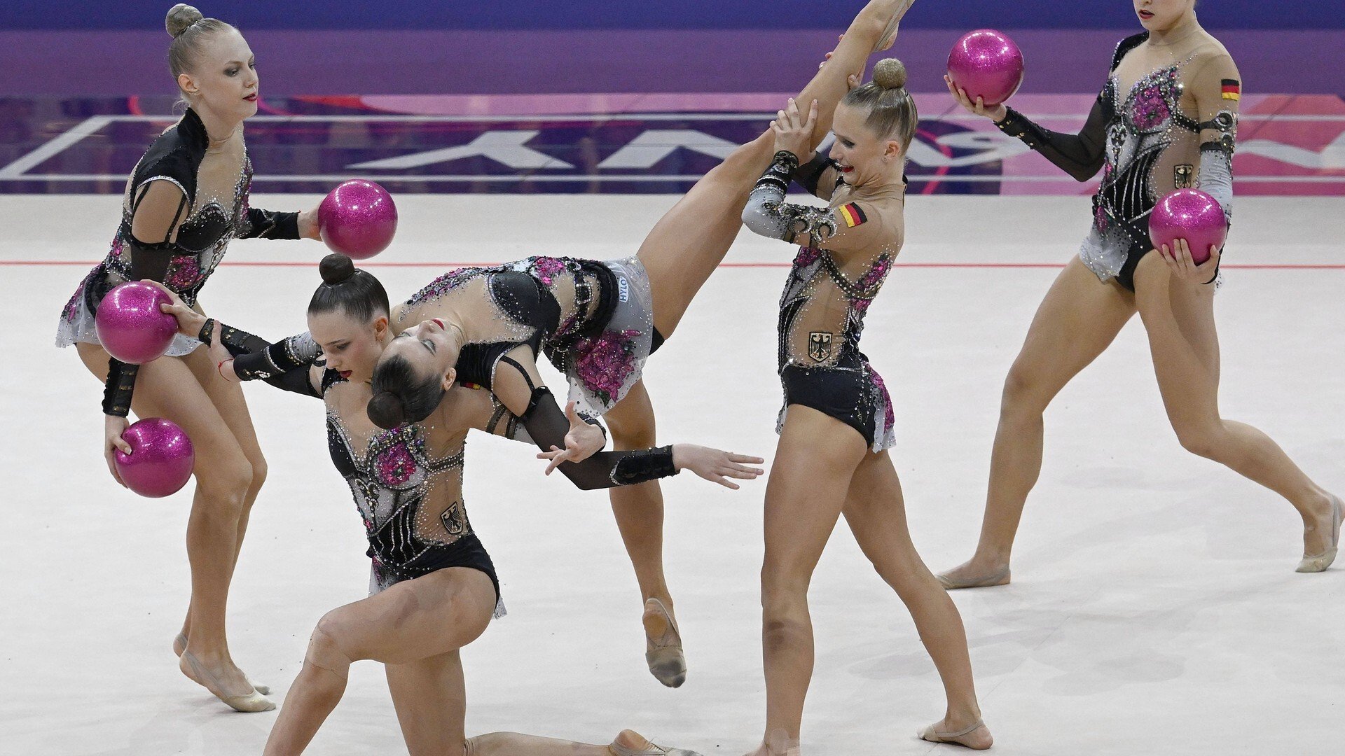Российские гимнастки завоевали золото чемпионата мира в командном зачёте
