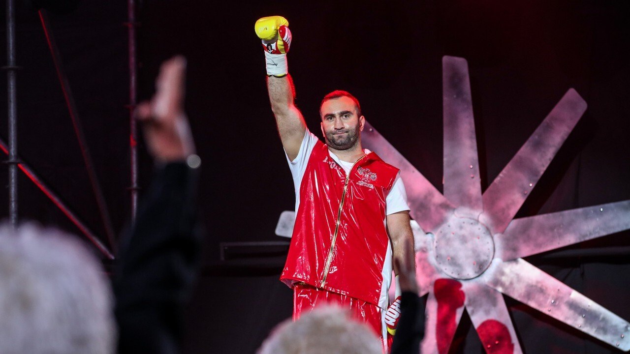 Российский боксёр Гассиев поблагодарил украинца Усика за отказ от чемпионских титулов