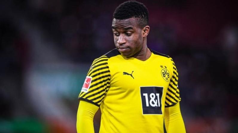 Мукоко подозревают в мошенничестве с возрастом. Форвард «Боруссии» может быть старше, чем заявлено