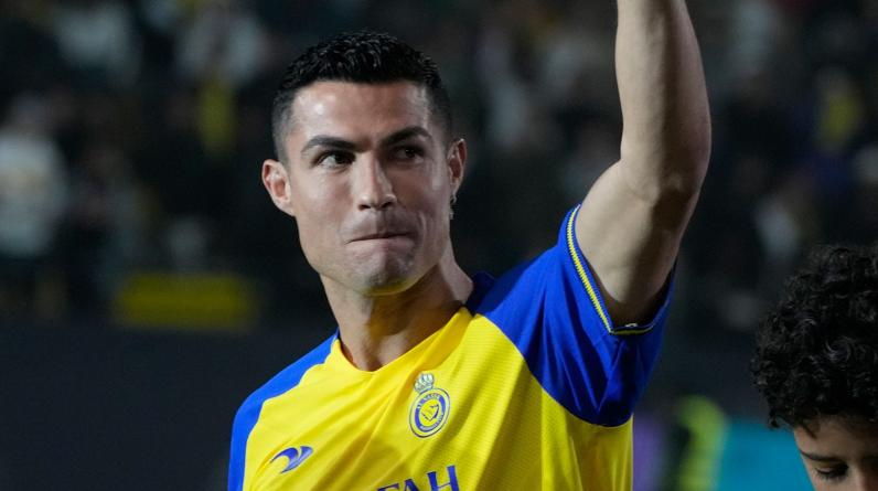 Саудовский бизнесмен заплатил 2,4 млн евро за билет на матч Месси против Роналду