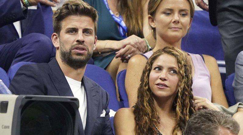 Шакира опубликовала новогоднее послание, наполненное отсылками к предательству Пике