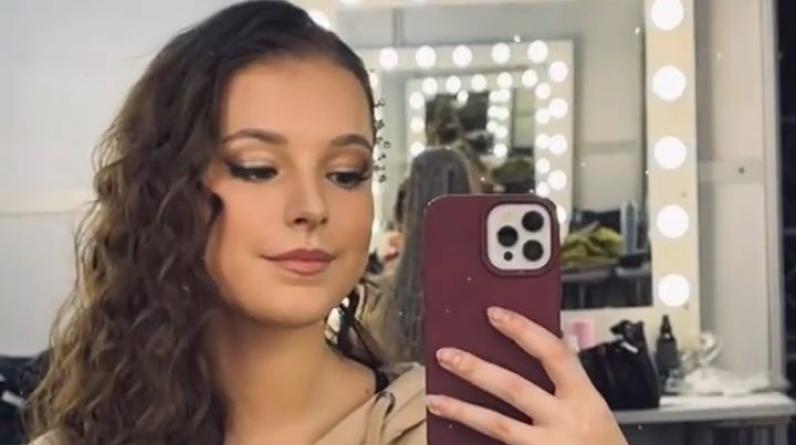 Щербакова станет ведущей шоу «Новогодняя ночь» на Первом канале. Анна показала шикарное платье