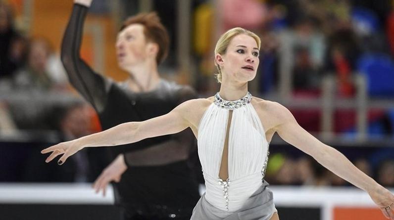 Фигуристка Евгения Тарасова стала жертвой мошенников. У нее похитили 780 тысяч рублей