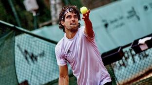 Теннисиста дисквалифицировали за то, что он принял душ во время туалетного перерыва