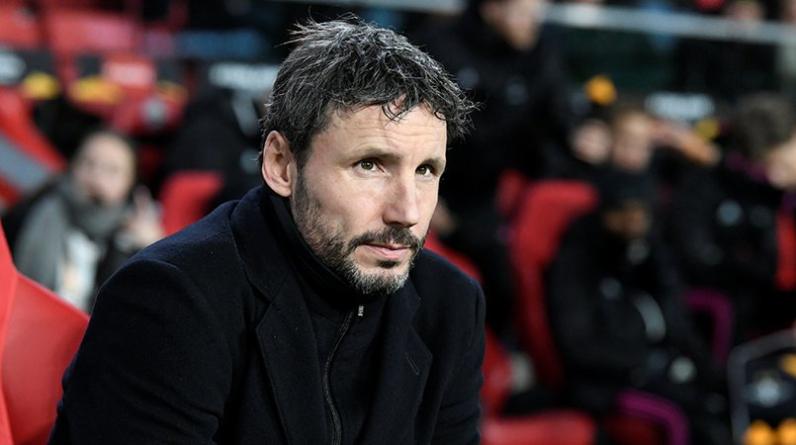 Тренер «Антверпена» чудом спасся от вооруженного угонщика. Следующим утром уже провел тренировку