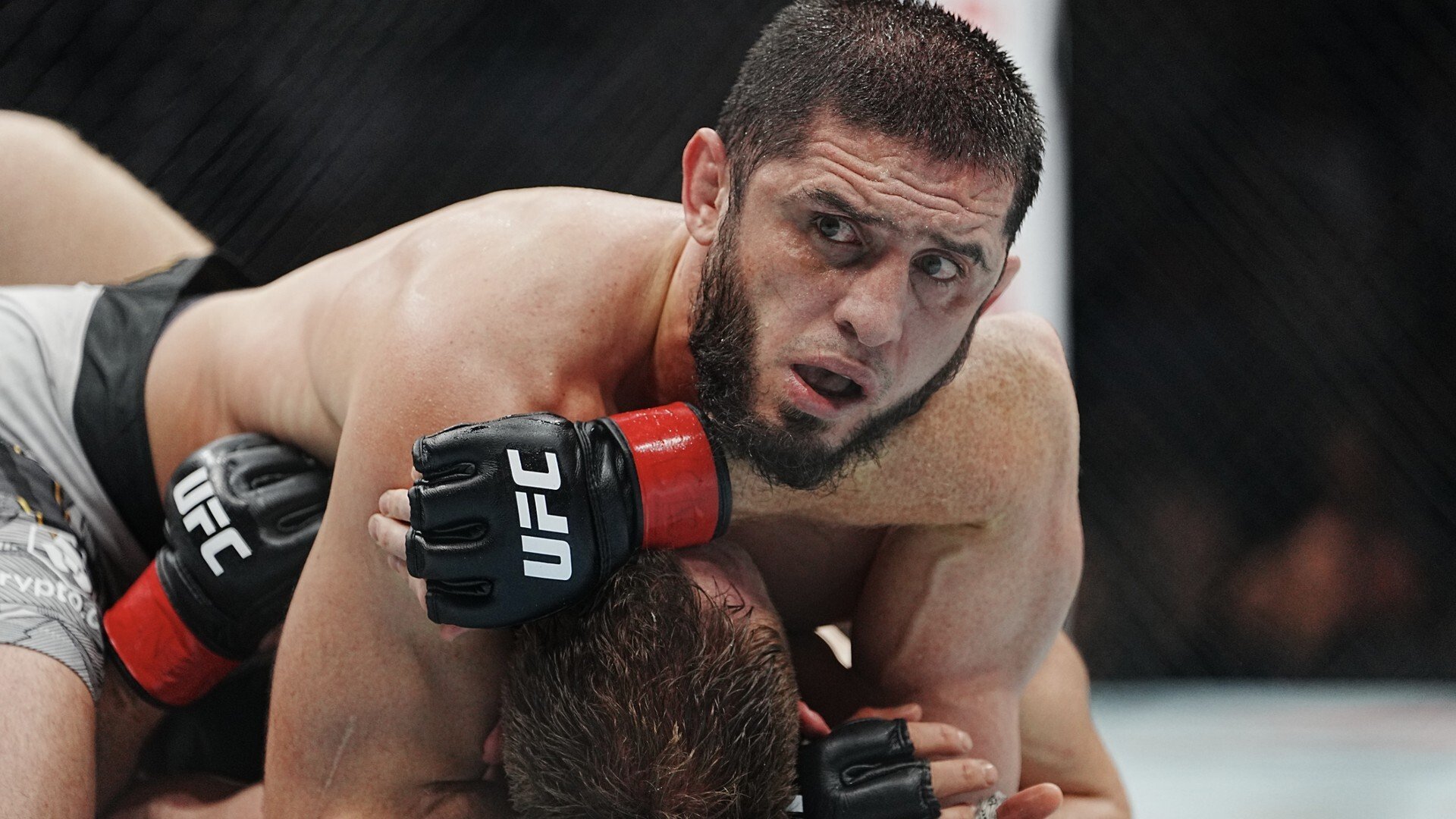 Тренер Махачева ответил на вопрос о сроках завершения карьеры бойца в UFC