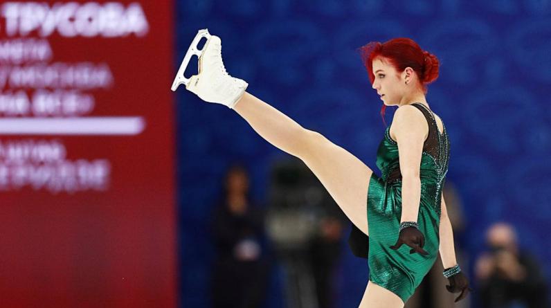 Туктамышева прыгнула триксель, Валиева и Трусова – нет. Фигуристки откатали короткие программы