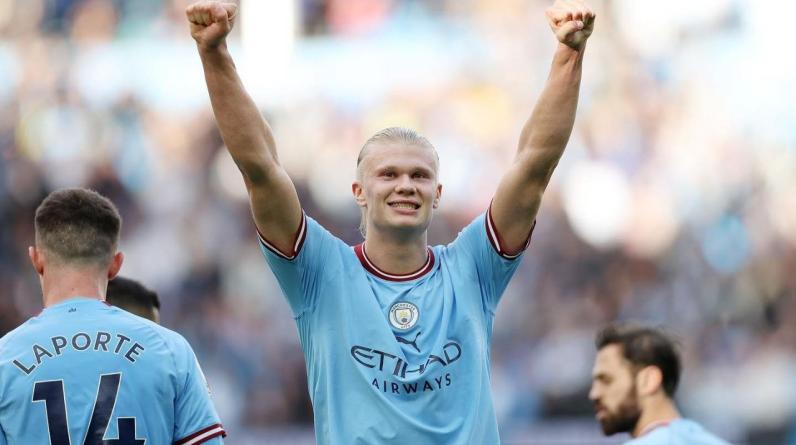 У Холанна есть беспроигрышный секрет успеха. Он крепко спит и очень много ест