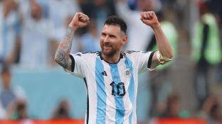 Уэйн Руни сравнил методы мотивации Месси и Роналду. Он восхищен обоими