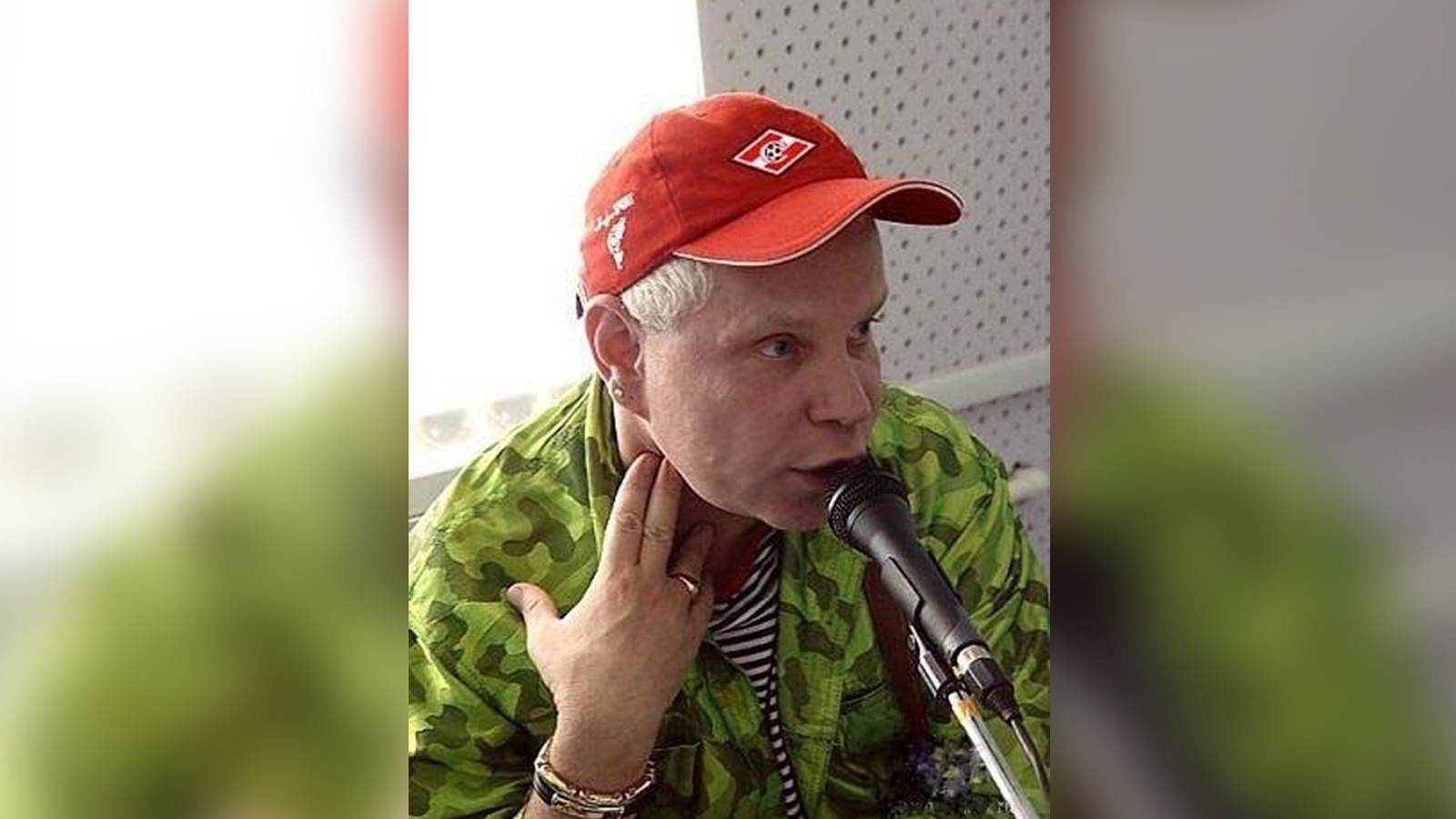 Борис Моисеев в кепке «Спартака»