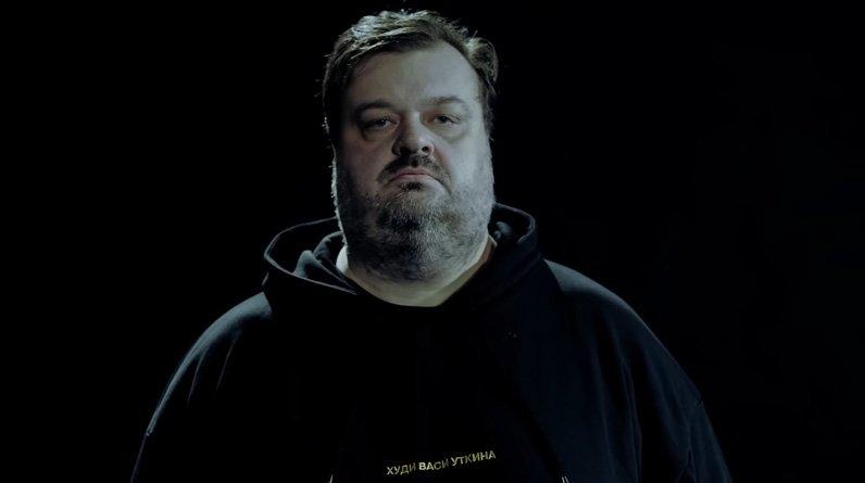 Уткин скопировал дизайн мерча Stand-Up Club: «Эгриси» представил худи для Медиалиги в одном размере