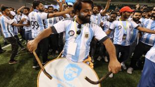 В Катаре наняли пакистанцев для заполнения трибун на матчах ЧМ. Им предоставят еду и жилье