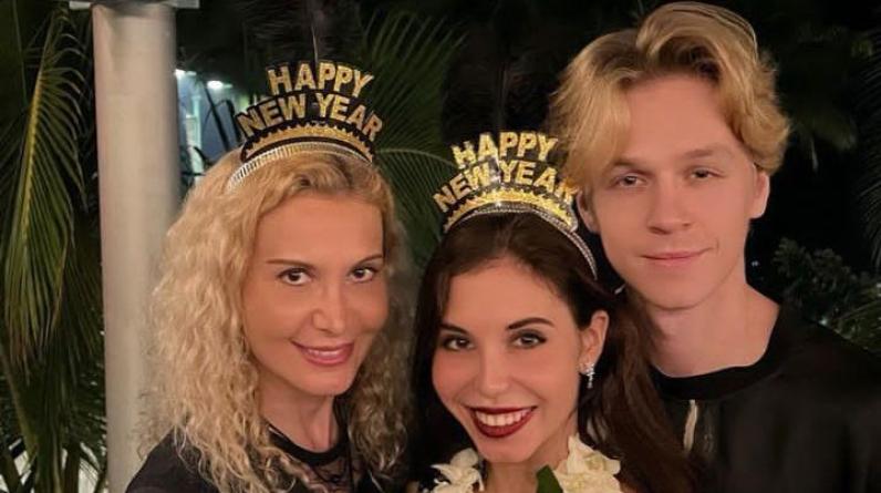 «Желаю всем меньше ненависти в душе. Ненависть разрушительна». Тутберидзе выложила поздравление